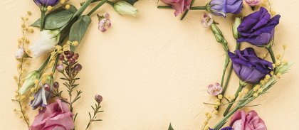 site-flat-lay-colorful-roses-wreath.jpg -